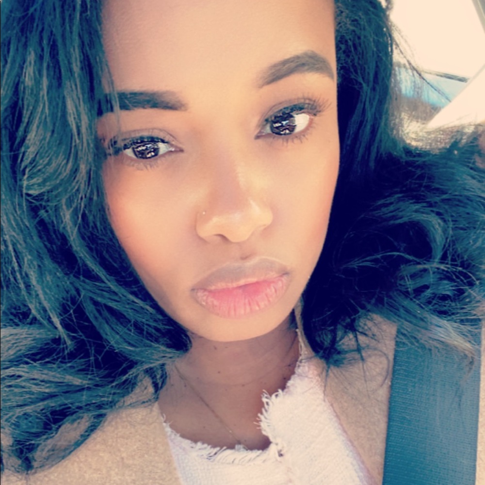 Meet your Posher, Briana